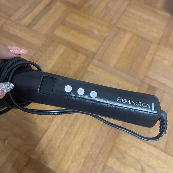 Remington Hair Curler - Picture 2 of 2